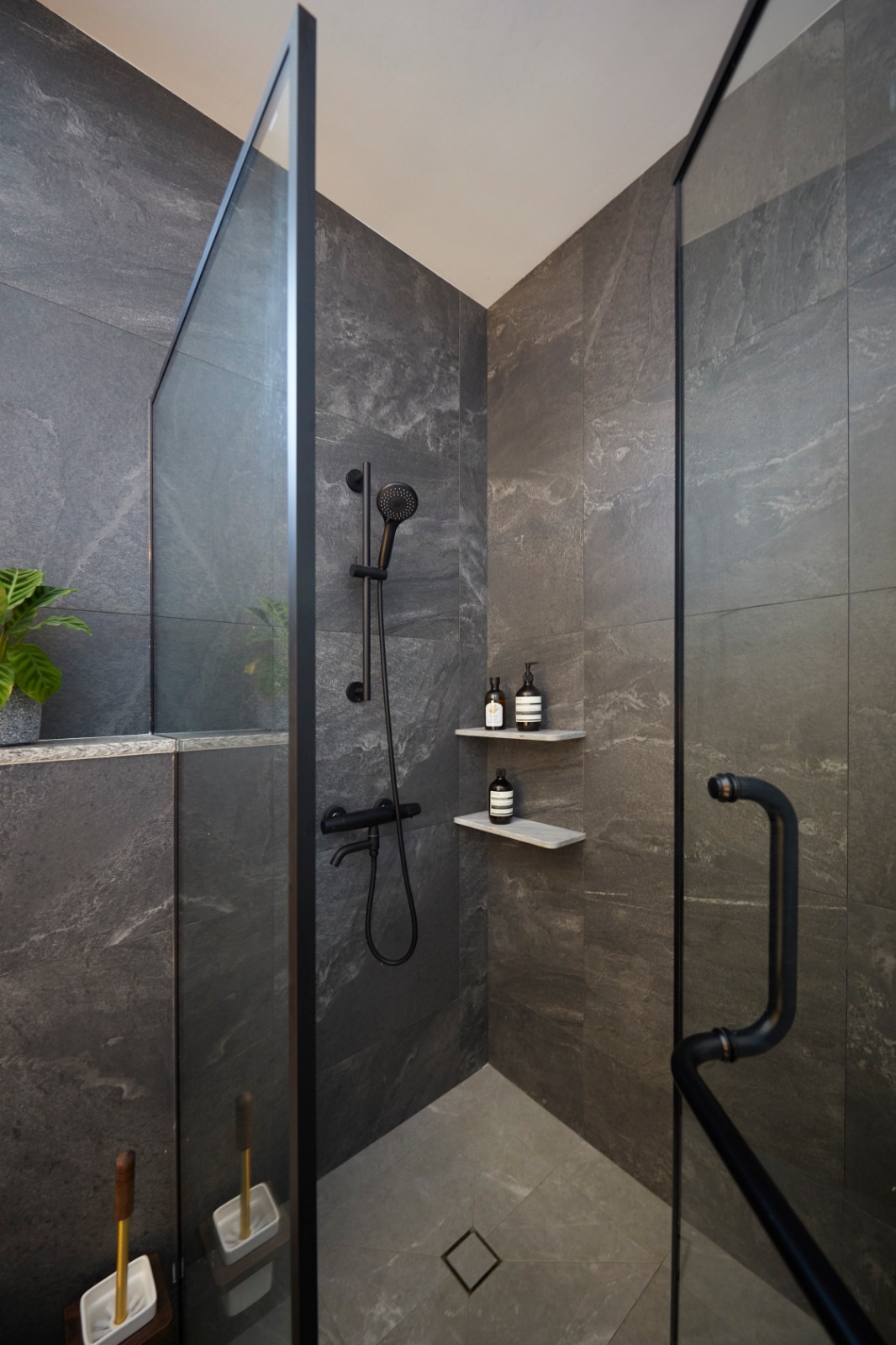 Minimalist Design - Bathroom - Landed House - Design by Ultra Space Design