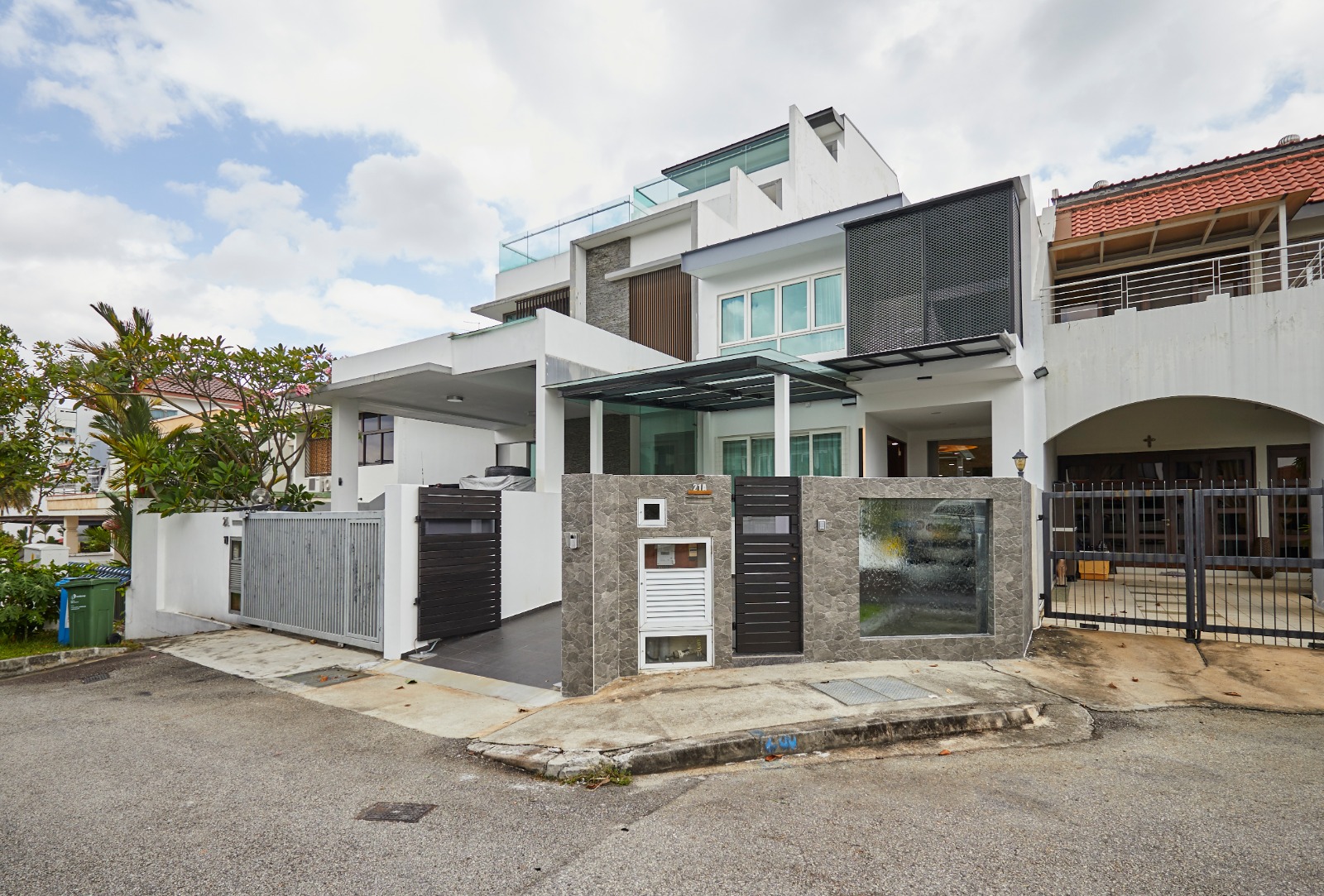 Minimalist Design - Commercial - Landed House - Design by Ultra Space Design
