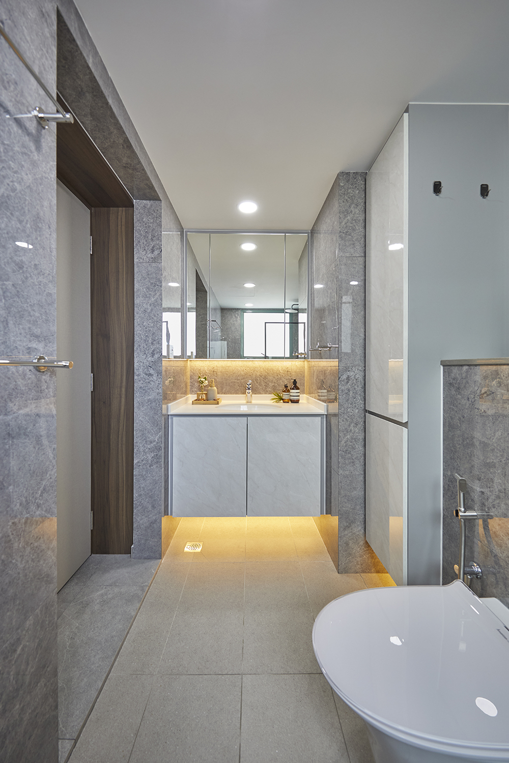 Modern Design - Bathroom - Condominium - Design by Ultra Space Design