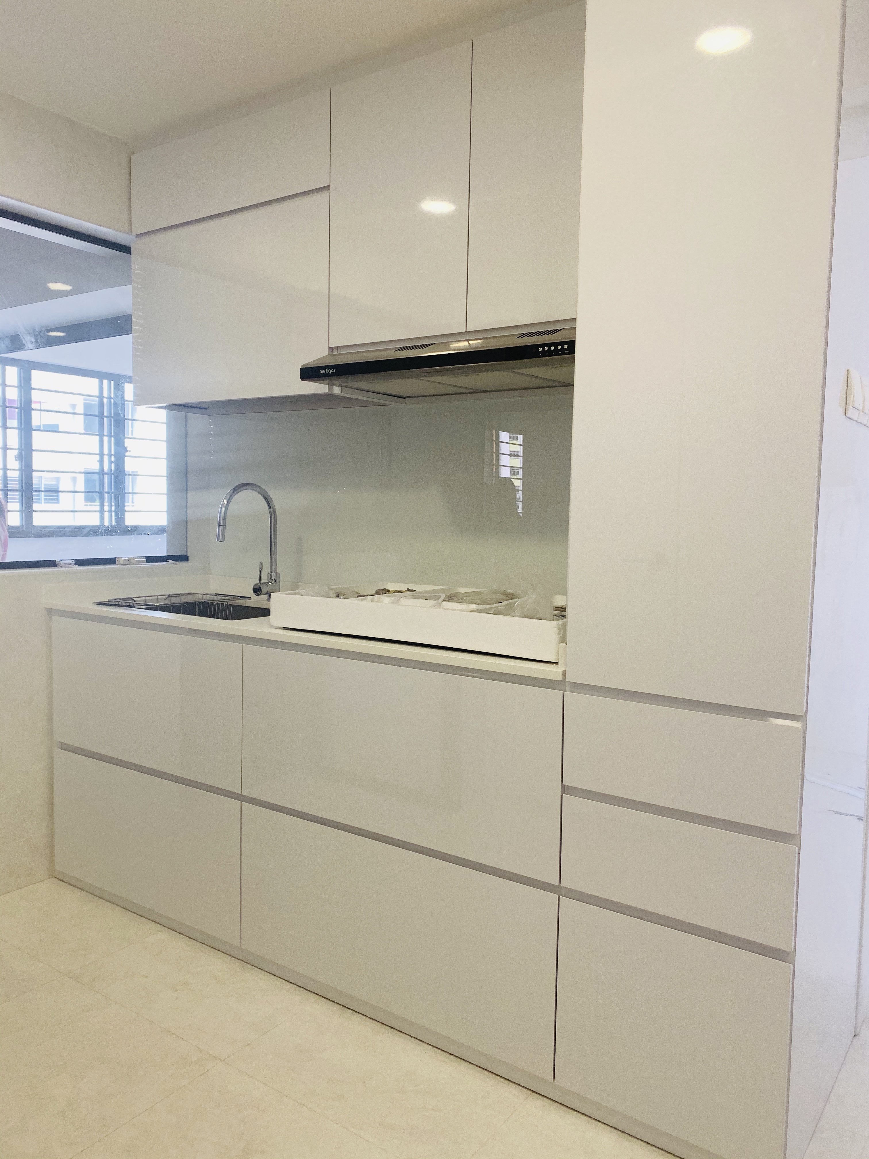 Contemporary, Minimalist, Modern Design - Kitchen - HDB Executive Apartment - Design by Weldas Wolfgang Pte Ltd